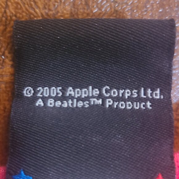 VINTAGE 2005 Beatles Red T Shirt Sz L - Picture 4 of 6